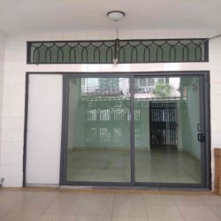 NHÀ HẺM XE HƠI 4X17M2 GÀN CẦU VƯỢT 3/2 TIỆN Ở VÀ KINH DOANH