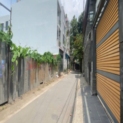 CHO THUÊ ĐẤT 2500M2 HXH QUỐC LỘ 13