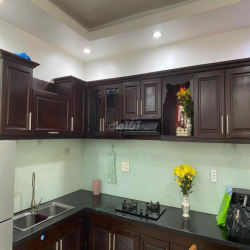 nhà  2 PHÒNG NGỦ 3,6x15 LÝ THƯỜNG KIỆT. xe hơi đỗ cửa