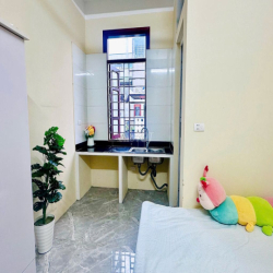 Phòng cửa sổ 172 Phú Diễn cách trường Tài Nguyên 70m