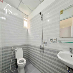 NGAY HẺM 979 HOÀNG SA QUẬN 3_THANG MAY_HẦM XE chỉ 5xxx