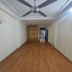 Cho thuê nhà riêng Khu Phân Lô 230 Lạc Trung 40m x 5 tầng