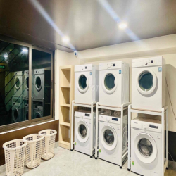 Phòng đơn đủ đồ view thẳng cầu Nhật Tân, cạnh thung lũng hoa Hồ Tây
