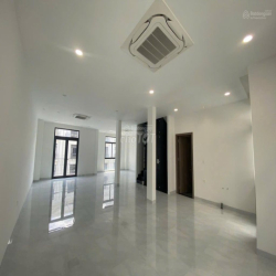 Nhà phố Vinhomes Diện tích lớn 144m² Thang máy nhà mới hoàn thiện
