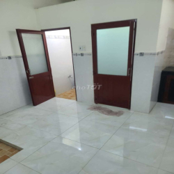 Nha cho thue ngyen can p4q8 gan duong