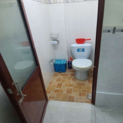 Nha cho thue ngyen can p4q8 gan duong