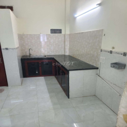 Nha cho thue ngyen can p4q8 gan duong