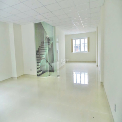 Văn Phòng 2 Tầng Riêng Biệt Tại Vạn Phúc | 6x17m | Hầm Xe.