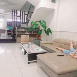 cho thuê nguyên căn MT 3.5 lầu nhà mới ngay võ văn kiệt ADV