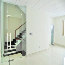 Văn Phòng 2 Tầng Riêng Biệt Tại Vạn Phúc | 6x17m | Hầm Xe.
