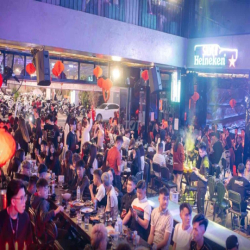 Cho thuê lô đất đường Trần Văn Trứ . Khu quán nhậu . Ăn uống về đêm .