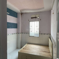 Chính chủ cho thuê nhà 4x10 đúc 2 lầu sân thượng