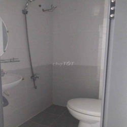 Nhà nguyên căn. 3PN.3WC. Hẻm bagac. có máy lạnh