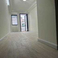 Nhà nguyên căn. 3PN.3WC. Hẻm bagac. có máy lạnh