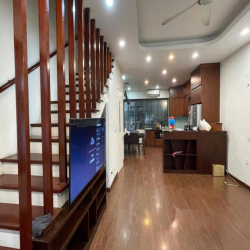 Mình chính chủ cho thuê căn lk ở Vinhomes Thăng Long