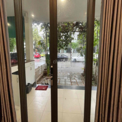 Mình chính chủ cho thuê căn lk ở Vinhomes Thăng Long