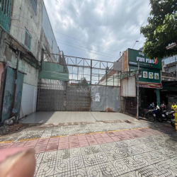 mặt bằng cho thuê 250m2 mặt tiền đường Lê Thị Hà