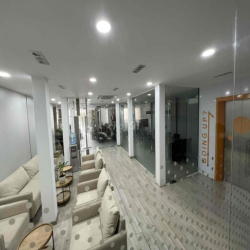 Cho thuê văn phòng 140m2 ở 9 Trương Quốc Dung, Q.Phú Nhuận giá 9,9$/m2