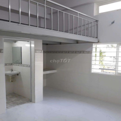 Phòng Ban Công riêng, Cửa Sổ trời, cách HUIT Công Thương, Aeon  3 phút