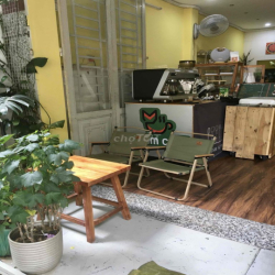 Sang quán cà phê công viên có phòng ngủ lại