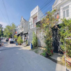 Nhà gần ngã tư 550, phường Tân Đông  Dĩ An