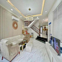 CHO THUÊ BIỆT THỰ ĐẸP MỚI – GẦN TRỤC ĐƯỜNG NGUYỄN THỊ THẬP & NG V LINH