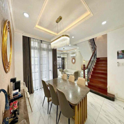 CHO THUÊ BIỆT THỰ ĐẸP MỚI – GẦN TRỤC ĐƯỜNG NGUYỄN THỊ THẬP & NG V LINH