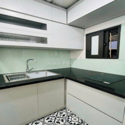 Cho thuê tập thể tầng 3 phố 8/3 - 100m2 - 3 ngủ - 2 vs