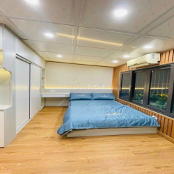 Cho thuê tập thể tầng 3 phố 8/3 - 100m2 - 3 ngủ - 2 vs