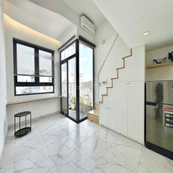 Duplex Ban Công Thoáng Mát Ngay Công Viên Làng Hoa