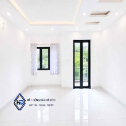 Nhà 2 lầu 5x18 khu nhà lầu đồng bộ gần UBND Quận 12