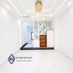 Nhà 2 lầu 5x18 khu nhà lầu đồng bộ gần UBND Quận 12