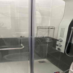 Mình còn 1 phòng trống trong nhà nguyên căn Valencia Rivsde.