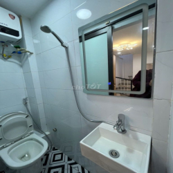 Nhượng chdv phố giải phóng 6pn giá 9tr