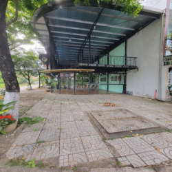 NHÀ 2 TẦNG 2 MẶT TIỀN GẦN CHỢ HÒA CHÂU