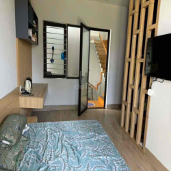 Cho Thuê Nhà 3 Tầng Kiểu Hiện Đại, 3pn, 4wc, Khu Gần Cầu Sông Hàn