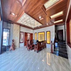 MẶT BẰNG 500m² – MẶT TIỀN LỚN – SHOWROOM / VĂN PHÒNG