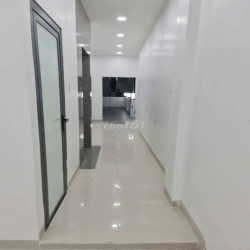 MT Tạ Quang Bửu, 5X40, 1TRỆT 4LẦU, 8pn 5wc