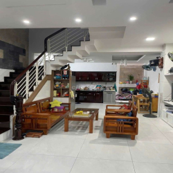 Nhà 3 lầu 4pn 5wc full nội thất, Đường số Lý Phục Man 
