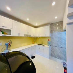 Nhà Phố 1/ Phạm Văn Chiêu Ô Tô Ngủ Nhà 3Lầu ST 5PN 18tr(nội thất CB)