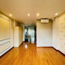 Nhà Phố 1/ Phạm Văn Chiêu Ô Tô Ngủ Nhà 3Lầu ST 5PN 18tr(nội thất CB)