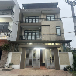 Cho thuê nhà riêng xây mới 95m2 , thiết kế 4 tầng tại Lại Yên Hoài Đức