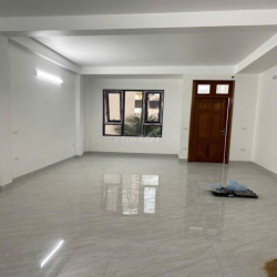 nhà ngõ 30 nguyễn thị định 55m x5T ngõ ô tô tránh