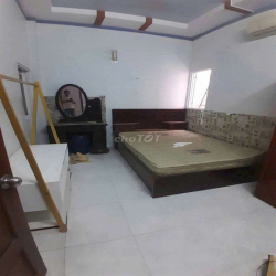 cho thuê nhà 1 trệt 1 lầu dt 75m2 giáp làng  đại hoc