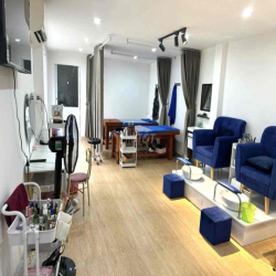 nhà ở mới sửa , có thể kinh doanh nhỏ lẻ