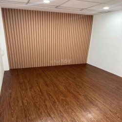 nhà ở mới sửa , có thể kinh doanh nhỏ lẻ