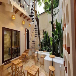 CHO THUÊ BIỆT THỰ SÂN VƯỜN TRẦN HUY LIỆU QPN, DT 10x20M, TRỆT 1 LẦU