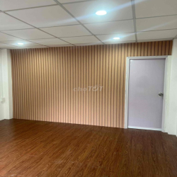 nhà ở mới sửa , có thể kinh doanh nhỏ lẻ