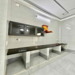 Nhà đẹp khu Aeon Tên Lửa 5x20,3.5 tấm,4 phòng