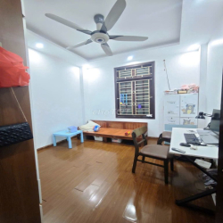 Cho thuê nhà ngõ 151 Nguyễn Đức Cảnh - 50m2 - 4 tầng - 5 ngủ